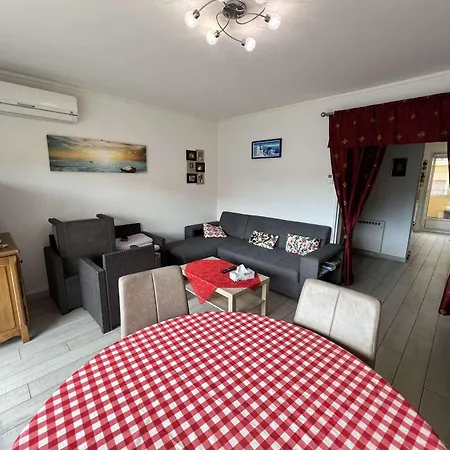 T3 Climatise Avec Parking Prive, Proche Centre Pour 4 Personnes - Fr-1-701-94 * Valras-Plage